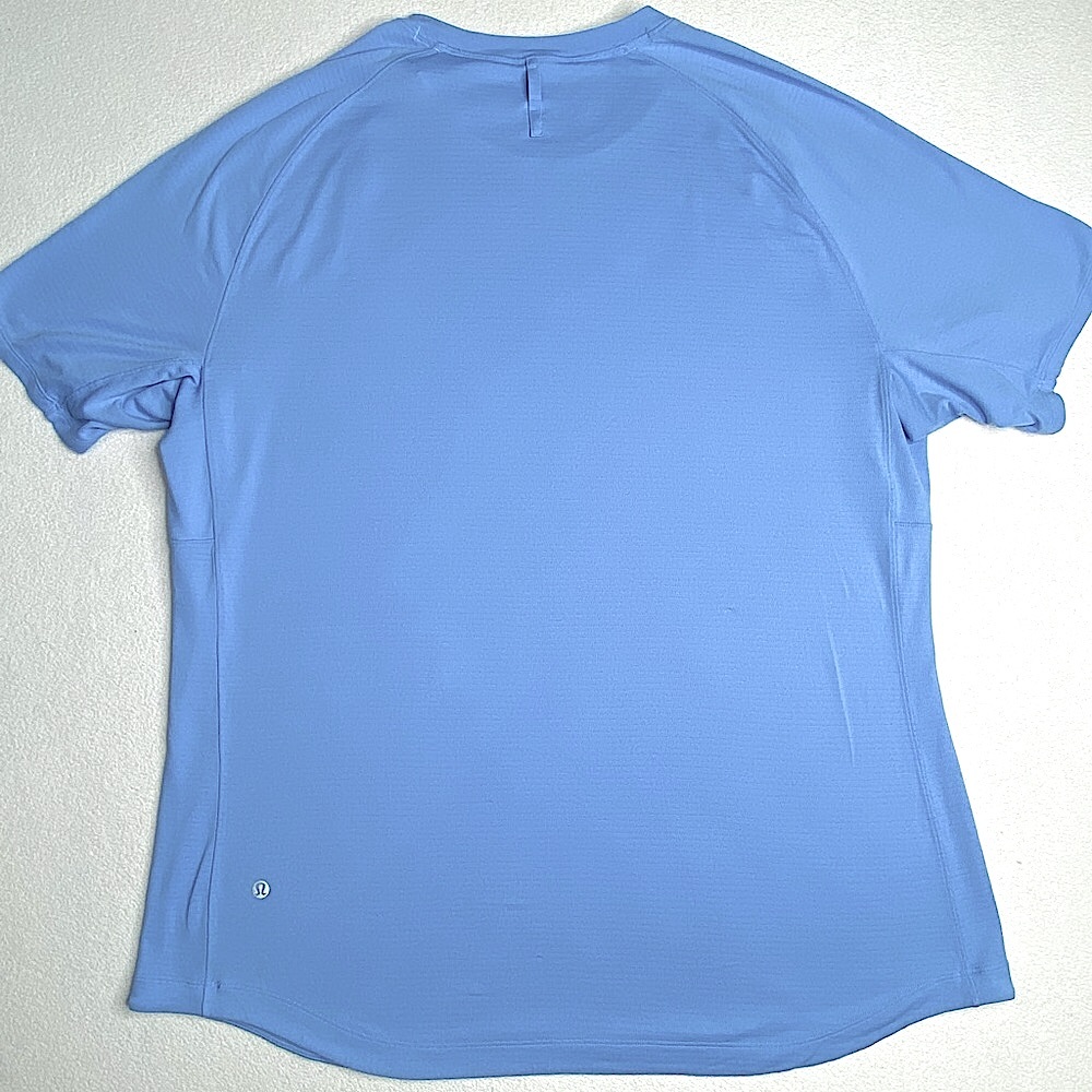 Lululemon License To Train 'Better Each Day' SS T-Shirt Size (XXL) Like NEW - Picture 4 of 10